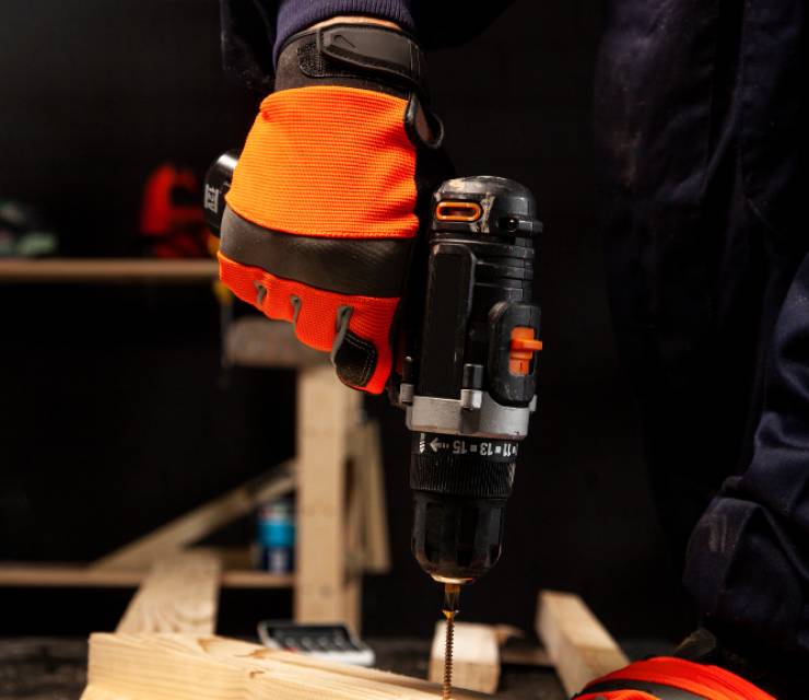 A carpenter worker